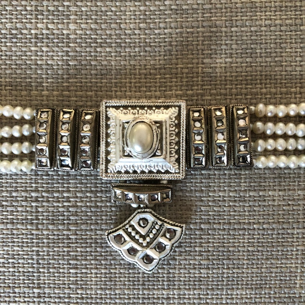 Costume Jewelry white bead choker set